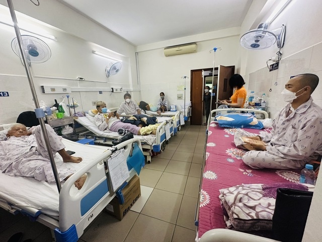 Gia tang nguoi tre bi suy than, bac si neu cach phat hien, phong ngua hinh anh