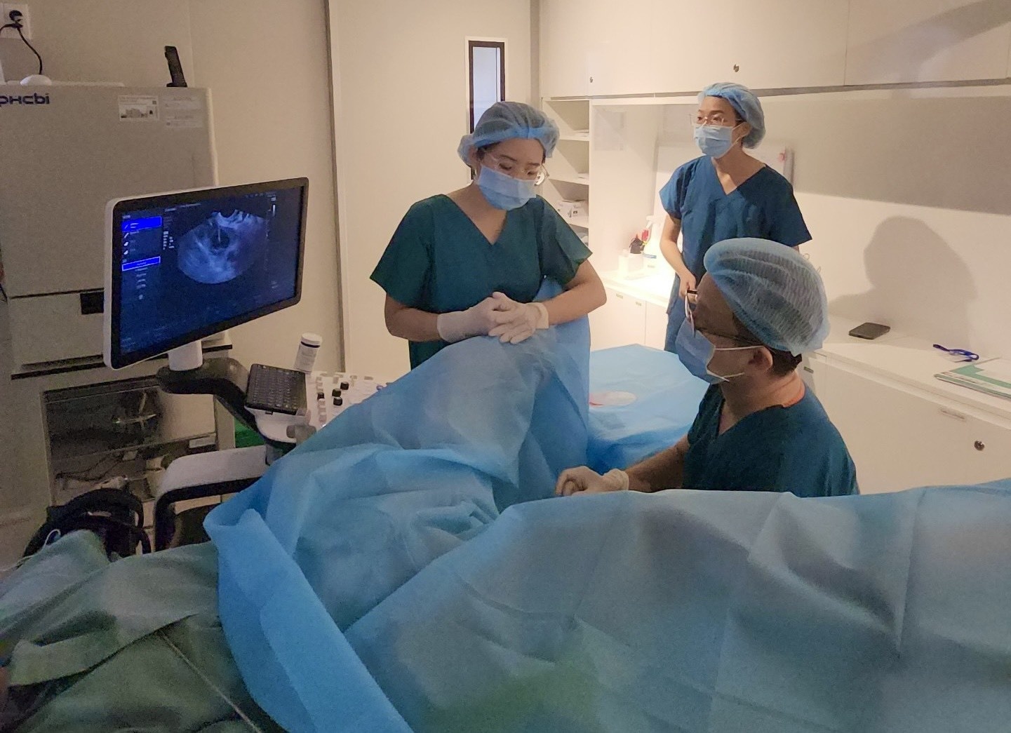 phụ nữ đi trữ trứng ảnh 1 phu nu di tru trung anh 1