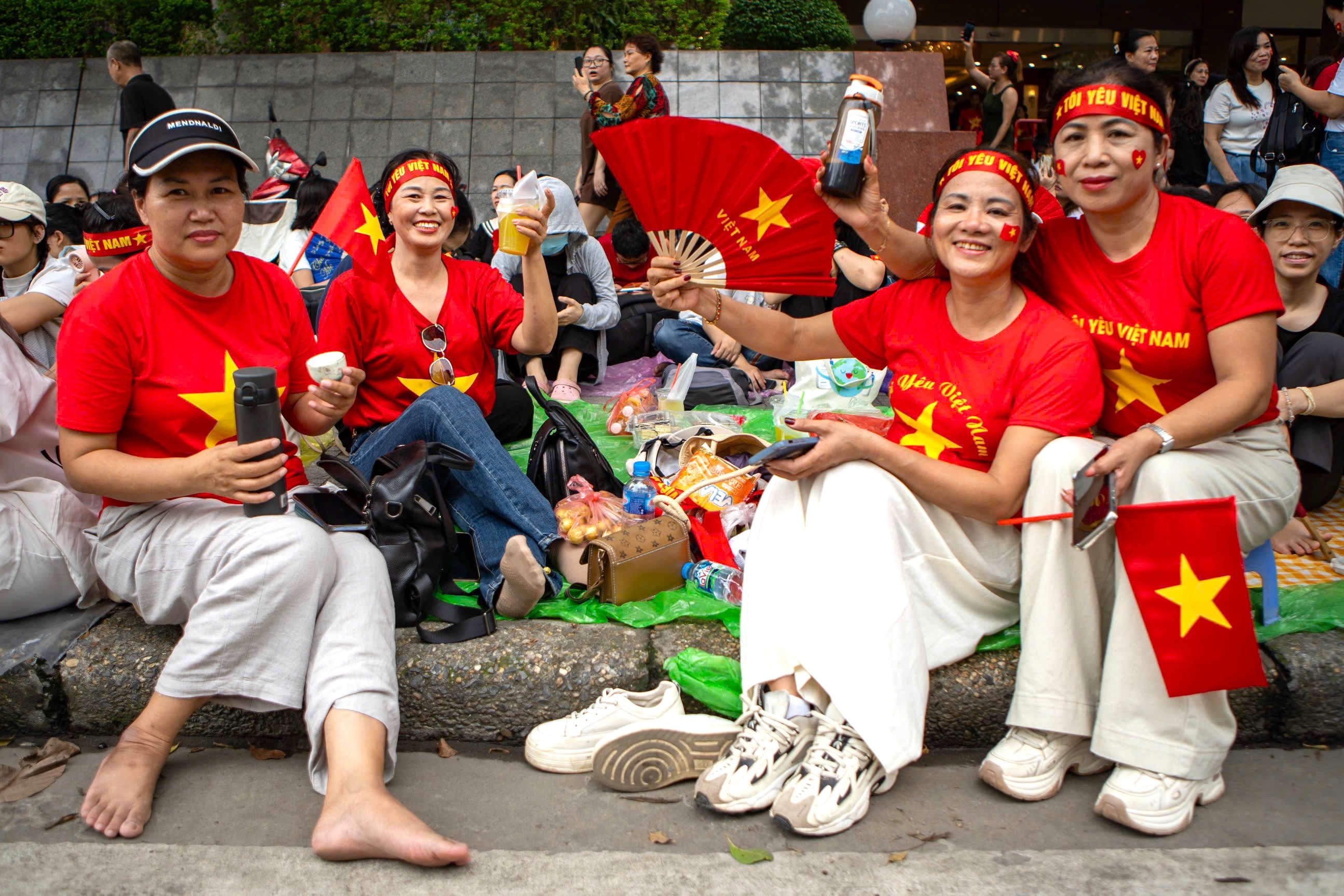 Nguoi dan hao huc cho truoc 10 tieng de xem hop luyen dieu binh hinh anh