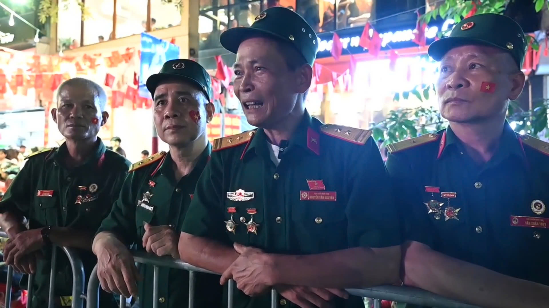 Cuu binh nghen ngao nho nhung dong doi da hy sinh hinh anh