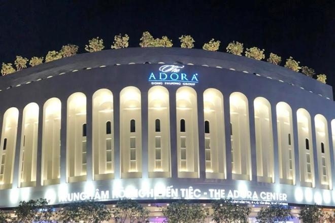 De nghi kiem tra bep an cua nha hang tiec cuoi Adora o TP.HCM hinh anh