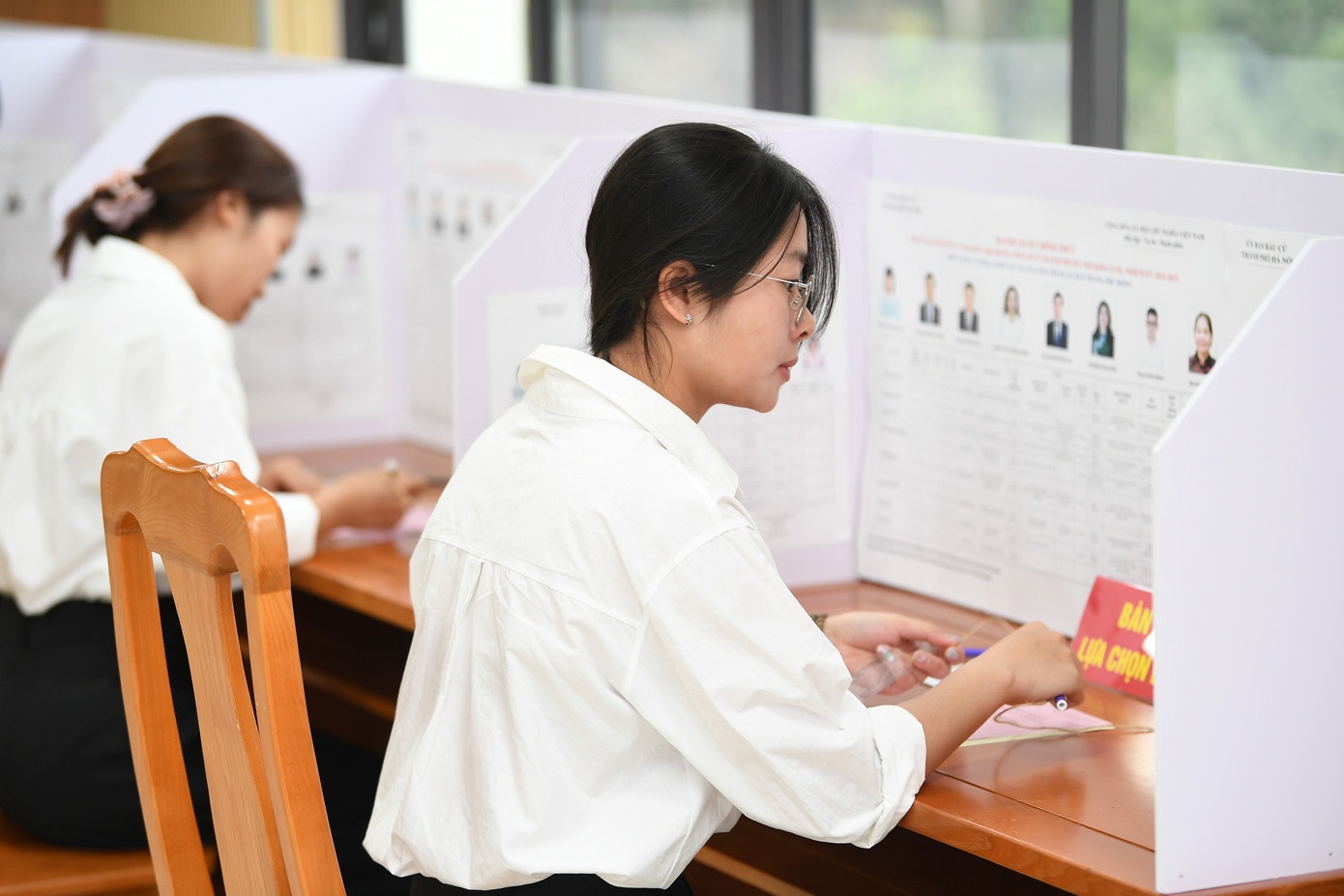 Quoc hoi khoa XVI anh 1