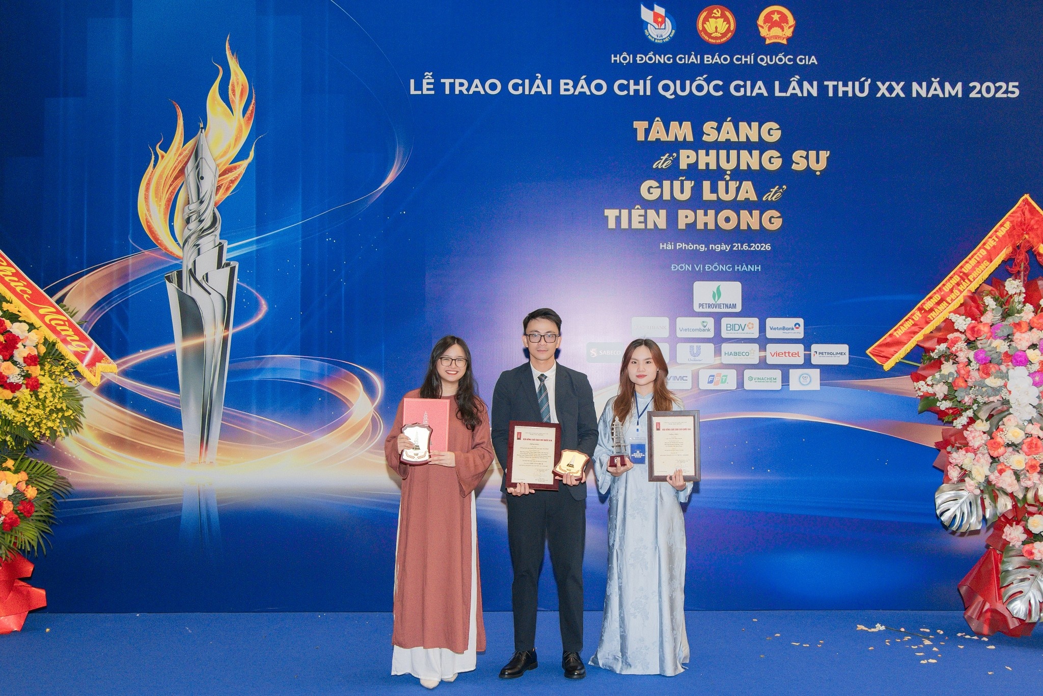 bao chi quoc gia anh 1