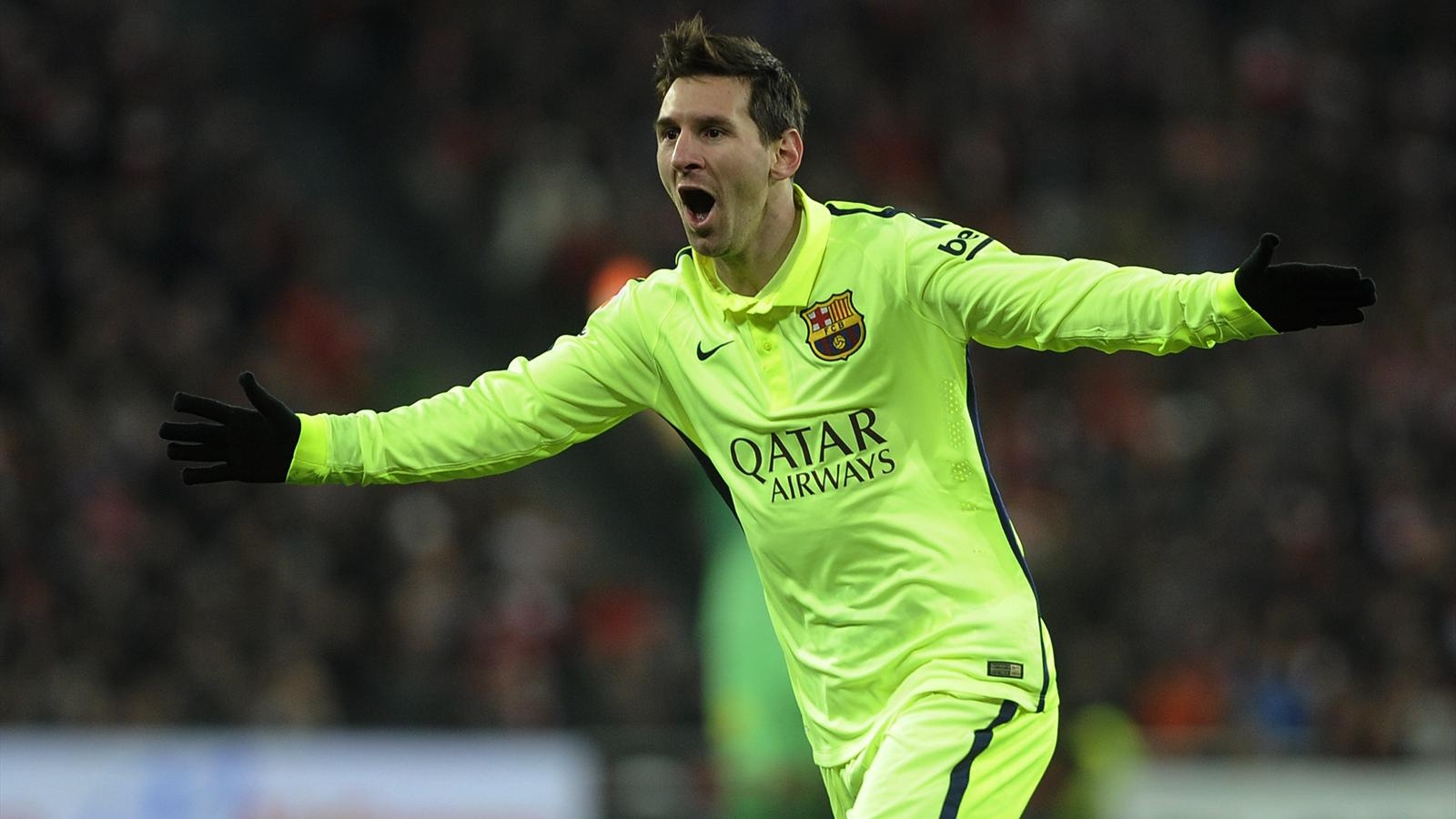  Tiền đạo: Lionel Messi (Barcelona): “El Pulga” thể hiện phong độ hủy diệt trên toàn châu Âu với 43 pha lập công tại La Liga và dẫn đầu danh sách vua phá lưới tại Champions League với 10 bàn thắng. Chân sút người Argentina giúp Blaugrana đứng trước cơ hội rất lớn giành cú ăn ba trong mùa giải năm nay. Ảnh: Eurosport.