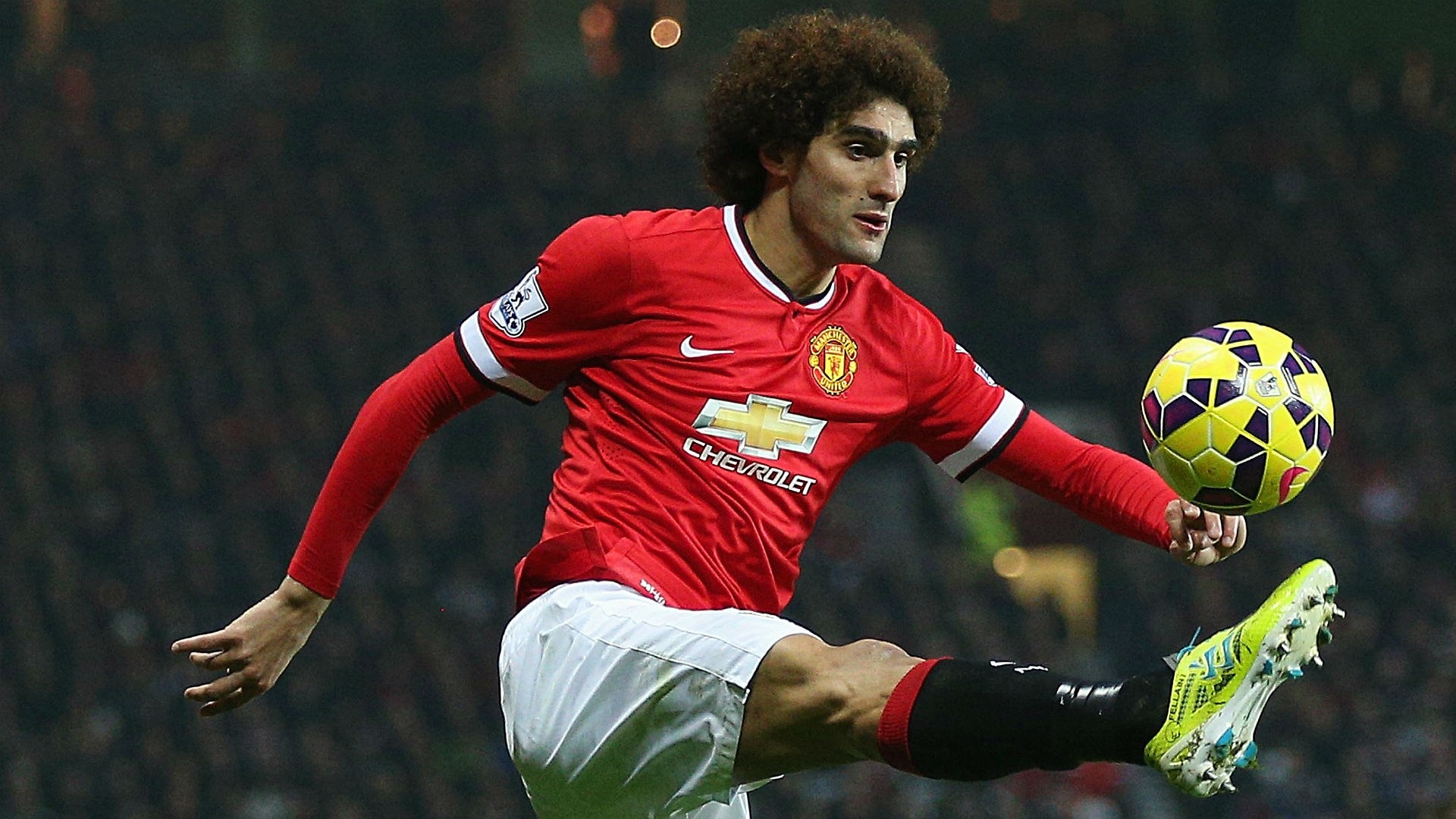 Fellaini muốn thử sức mình ở vai trò phòng ngự. Ảnh: Nagawin.