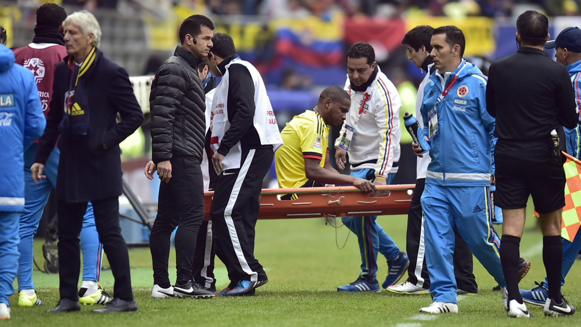 Colombia chịu tổn thất nặng nề khi mất 2 tiền vệ trụ. Ảnh: Goal.