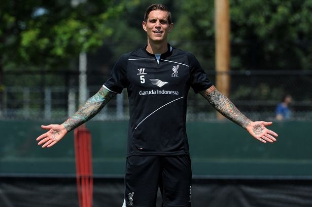 Trung vệ: Daniel Agger (Brondby): Cựu hậu vệ Liverpool chính là người tạo điều kiện cho đội bóng Đan Mạch tham gia World Cup dành cho người vô gia cư tại Chile vào năm 2014. Agger đã chi trả toàn bộ chi phí tại giải đấu đó với mục đích giúp những người có hoàn cảnh khó khăn trên quê hương mình có thêm niềm vui trong cuộc sống. 