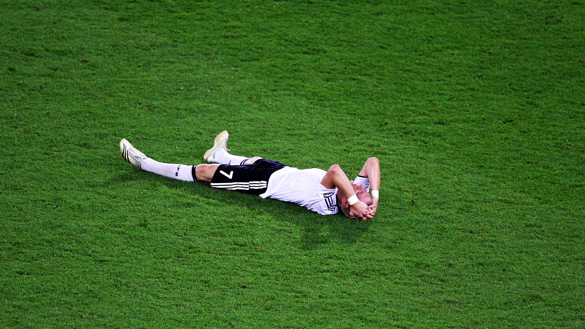 2 năm sau tại Áo và Thụy Sĩ, tiền vệ sinh năm 1984 đứng trước cơ hội giành danh hiệu đầu tiên tại đấu trường quốc tế khi lọt vào chung kết Euro 2008.Dù vậy, anh cùng đồng đội tiếp tục phải nhận thất bại cay đắng khi để thua Tây Ban Nha với tỷ số 0-1.