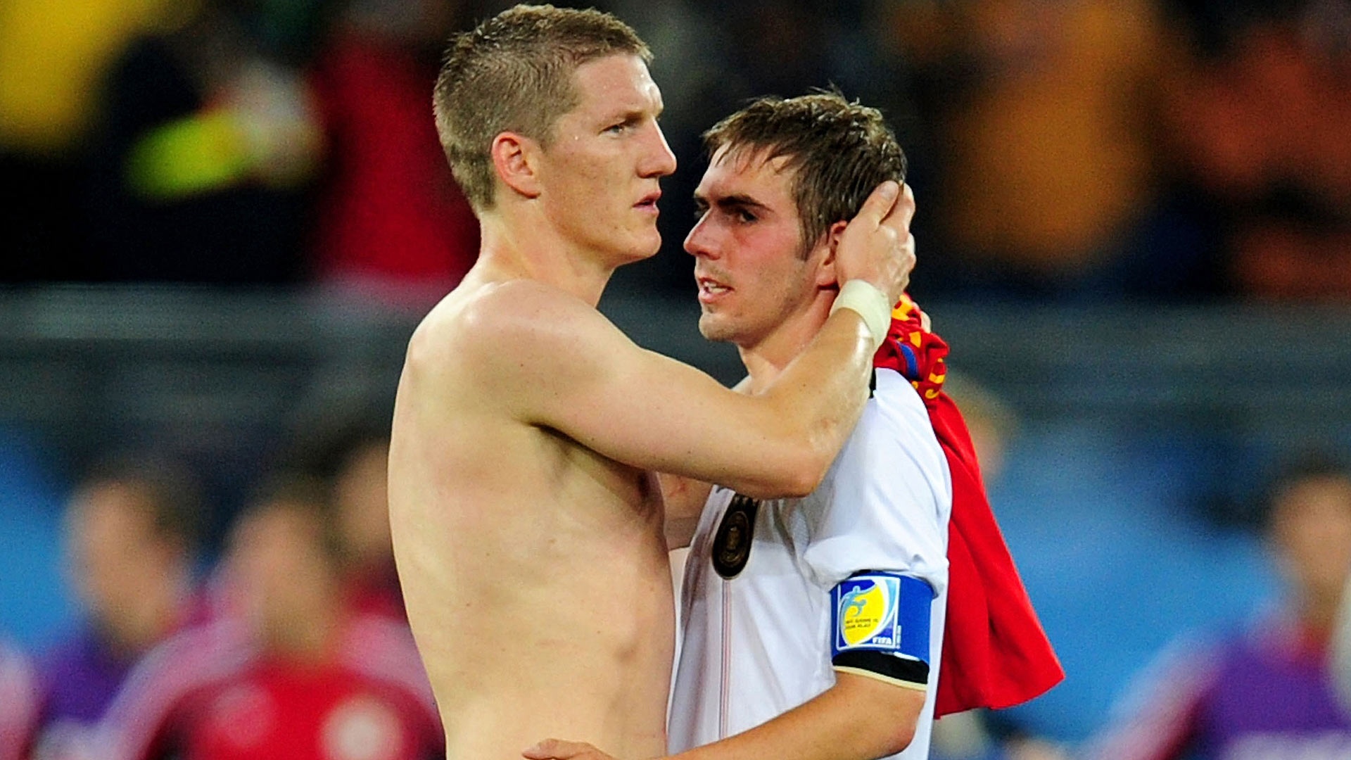 Cựu sao Bayern được HLV Joachim Loew thử sức ở vai trò tiền vệ trung tâm tại World Cup 2010. Schweinsteiger không phụ sự tin tưởng của ông thầy đồng hương. Anh thi đấu cực kỳ nổi bật giúp ĐTQG Đức vào đến bán kết và chỉ chịu thất bại trước nhà vô địch Tây Ban Nha.