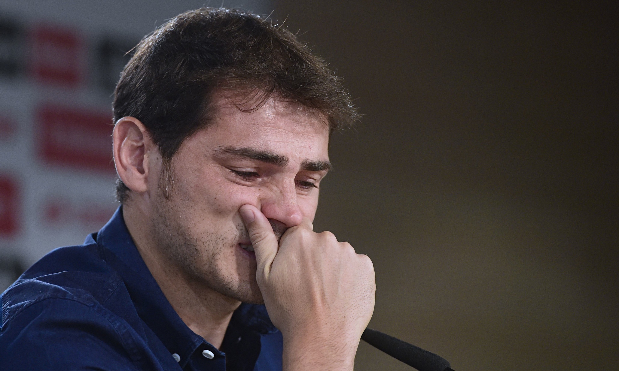 Iker Casillas quyết định chia tay sau 25 năm gắn bó. Ảnh: The Guardian.
