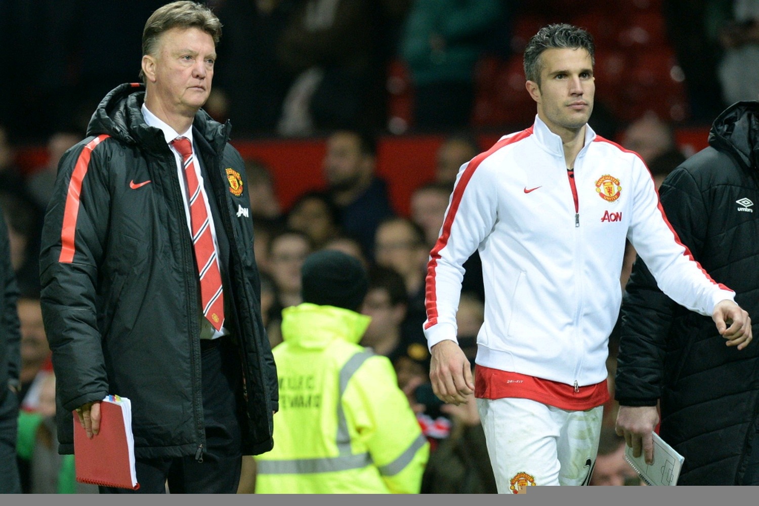Persie quyết định chấm dứt tình thầy trò với HLV Van Gaal. Ảnh: Tcdn.