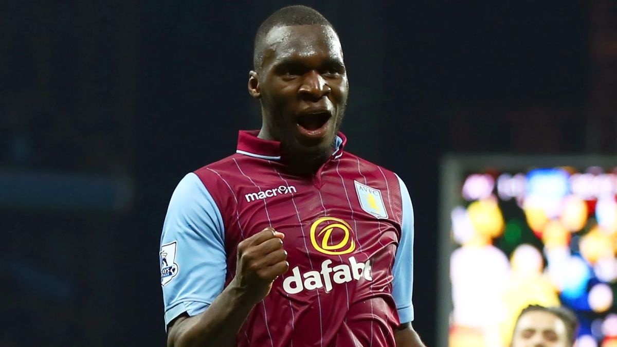 7. Christian Benteke (Aston Villa- 32,5 triệu bảng): Liverpool sắp đạt thỏa thuận chiêu mộ tuyển thủ Bỉ với mức phí kỷ lục của đội bóng. Rất đông người hâm mộ “The Kop” hoài nghi liệu Benteke có thể tỏa sáng tại Anfield hay anh sẽ trở thành “Andy Carroll mới”. Ảnh: Fssta.