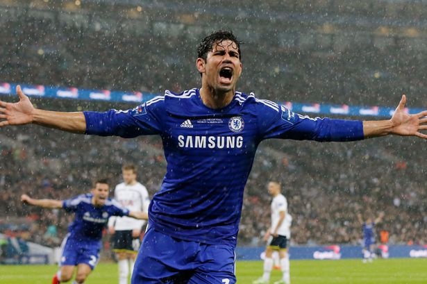 2. Diego Costa (Chelsea): Tuyển thủ Tây Ban Nha vừa trải qua một mùa giải thực sự bùng nổ trong màu áo “The Blues”. 20 pha lập công sau 26 lần ra sân chính là lời khẳng định cho tài năng của nhà ĐKVĐ Premier League.