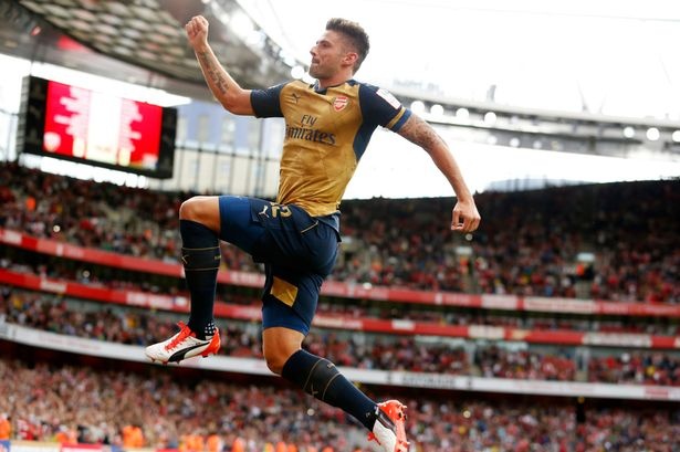 6. Olivier Giroud (Arsenal): Nếu không dính những chấn thương, chân sút người Pháp tự tin đủ khả năng đạt đến đẳng cấp của huyền thoại Thierry Henry tại Emirates. Những cú sút đầy uy lực đến từ chân trái của Giroud sẽ là mối đe dọa cho bất cứ hàng phòng ngự nào tại giải Ngoại hạng.