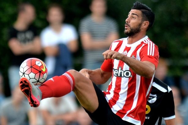 8. Graziano Pelle (Southampton): Giống như Diego Costa và Alexis Sanchez, chân sút người Italy cũng có màn ra mắt ấn tượng tại Premier League. Tuy nhiên với thành tích 12 bàn sau 38 lần ra sân, ngôi sao 30 tuổi cần cải thiện phong độ rất nhiều trước khi Premier League khởi tranh.