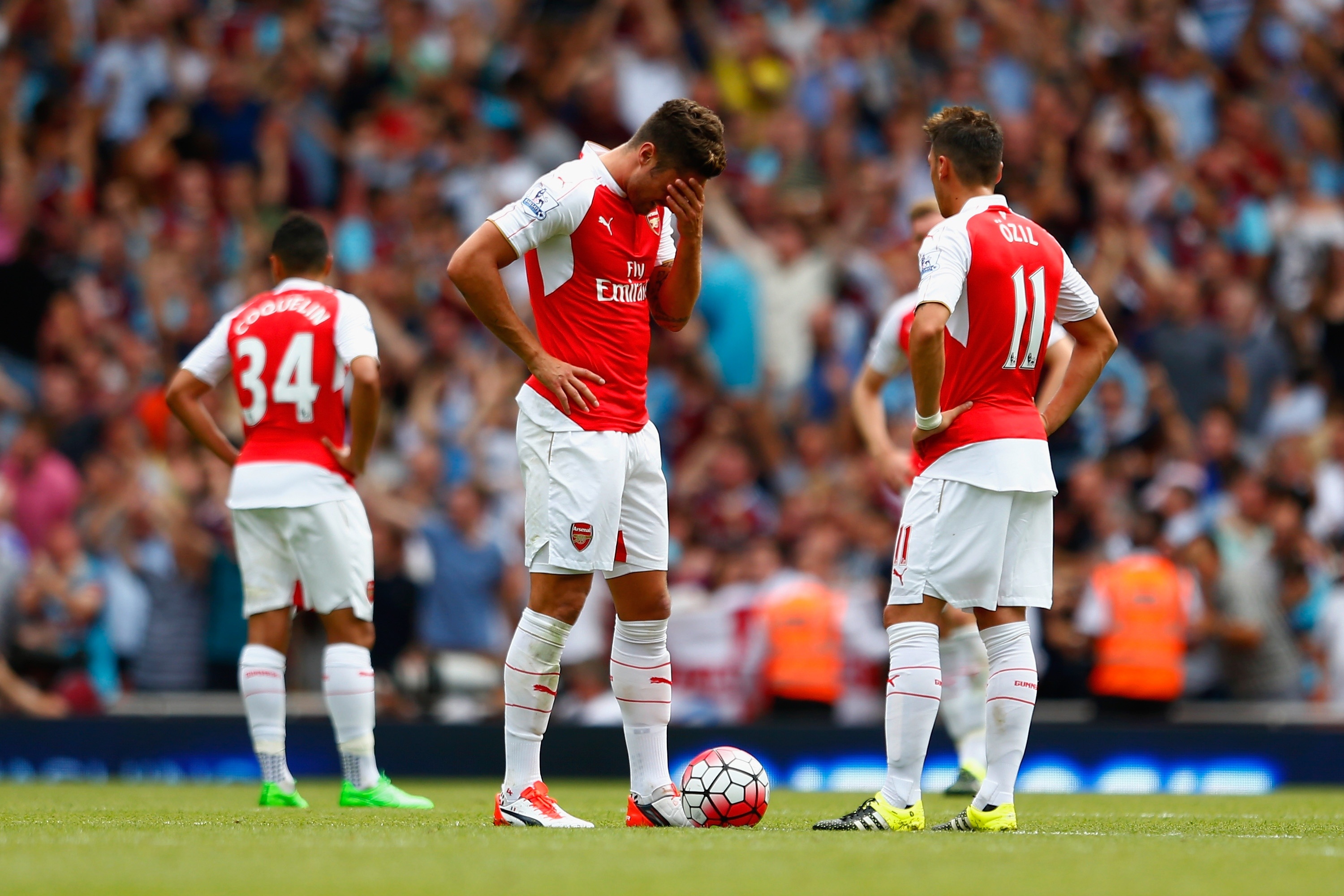 6. Arsenal (41%): Dù sở hữu lối chơi tấn công đẹp mắt nhưng đoàn quân của HLV Arsene Wenger vẫn phải nhận khá nhiều sự chỉ trích, phần lớn đến từ người hâm mộ của các đội bóng kình địch cùng thành phố như Chelsea, Tottenham, West Ham,…