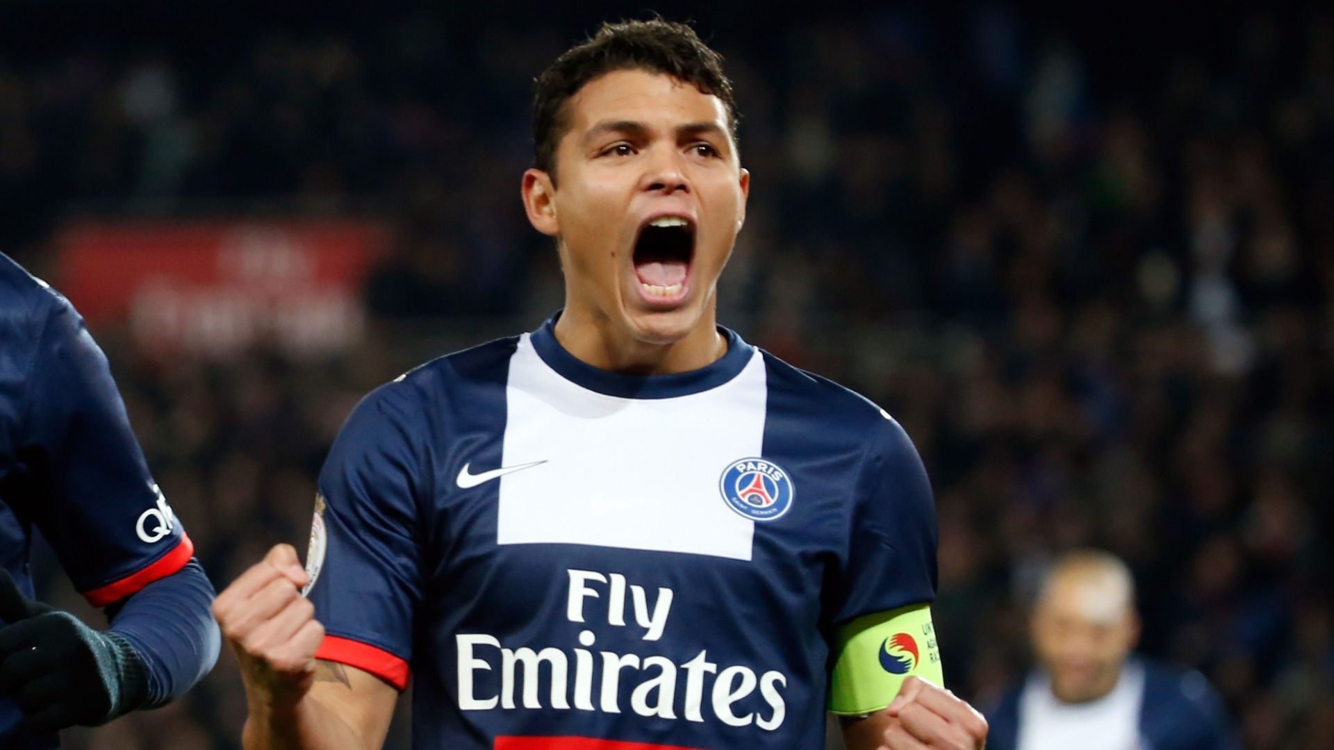Trung vệ: Thiago Silva (PSG): Sự nghiệp của hậu vệ người Brazil đi lên trông thấy khi anh quyết định chọn Jorge Mendes là người đại diện. Từ khi đầu quân cho PSG vào năm 2012 với giá 29 triệu bảng, cựu cầu thủ Milan giúp đội chủ sân Parc des Princes giành chức vô địch Ligue 1 trong 3 năm liên tiếp.