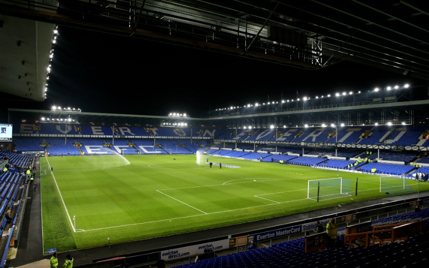 8. Goodison Park (Everton- sức chứa: 39.572 người): Trải qua hơn 20 năm sử dụng, sân nhà của “The Toffees” đã phần nào xuống cấp. Tuy nhiên, đây vẫn là một trong những địa điểm lâu đời và mang tính biểu tượng của người dân thành phố cảng Liverpool.