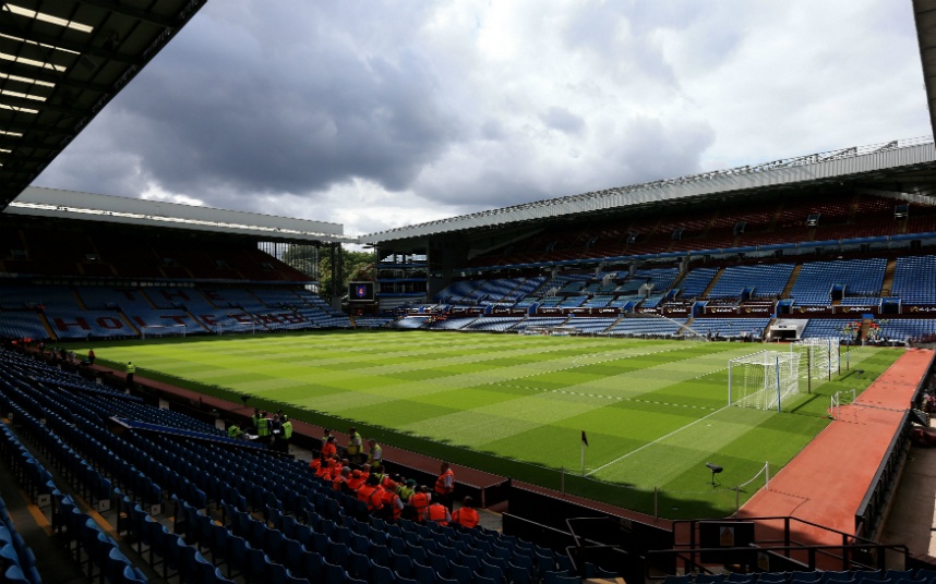 6. Villa Park (Aston Villa- sức chứa: 42.788 người) : Thành lập vào năm 1874, “The Villians” là một trong những đội bóng có lịch sử lâu đời nhất tại giải Ngoại hạng. Không khí bóng đá mang đặc trưng của xứ sở sương mù chính là điểm thu hút người dân bản xứ và cả khác du lịch đến thăm quan thành phố Birmingham.