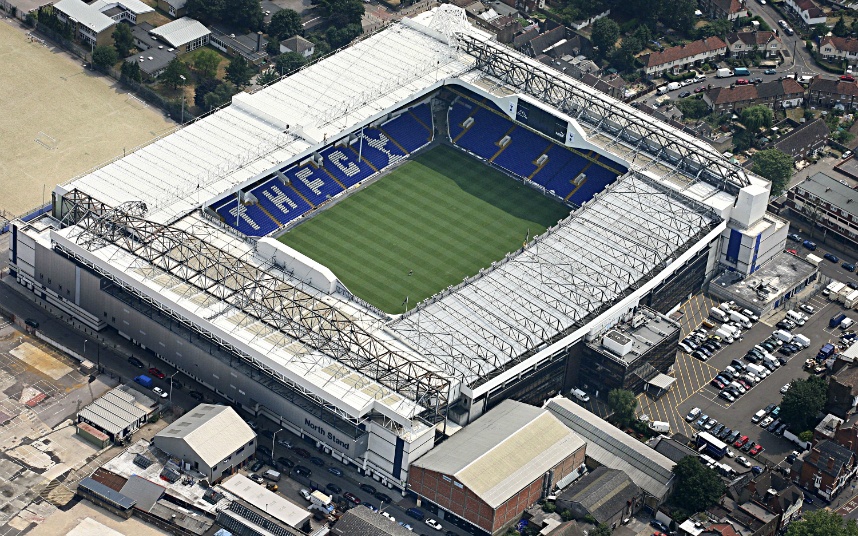 9. White Hart Lane (Tottenham- sức chứa: 36.284 người): Những người dân phía đông bắc thủ đô London đã coi White Hart Lane là ngôi nhà thứ hai của mình. Rất đông người hâm mộ đến đây để theo dõi đội bóng yêu thích thi đấu vào mỗi dịp cuối tuần. 