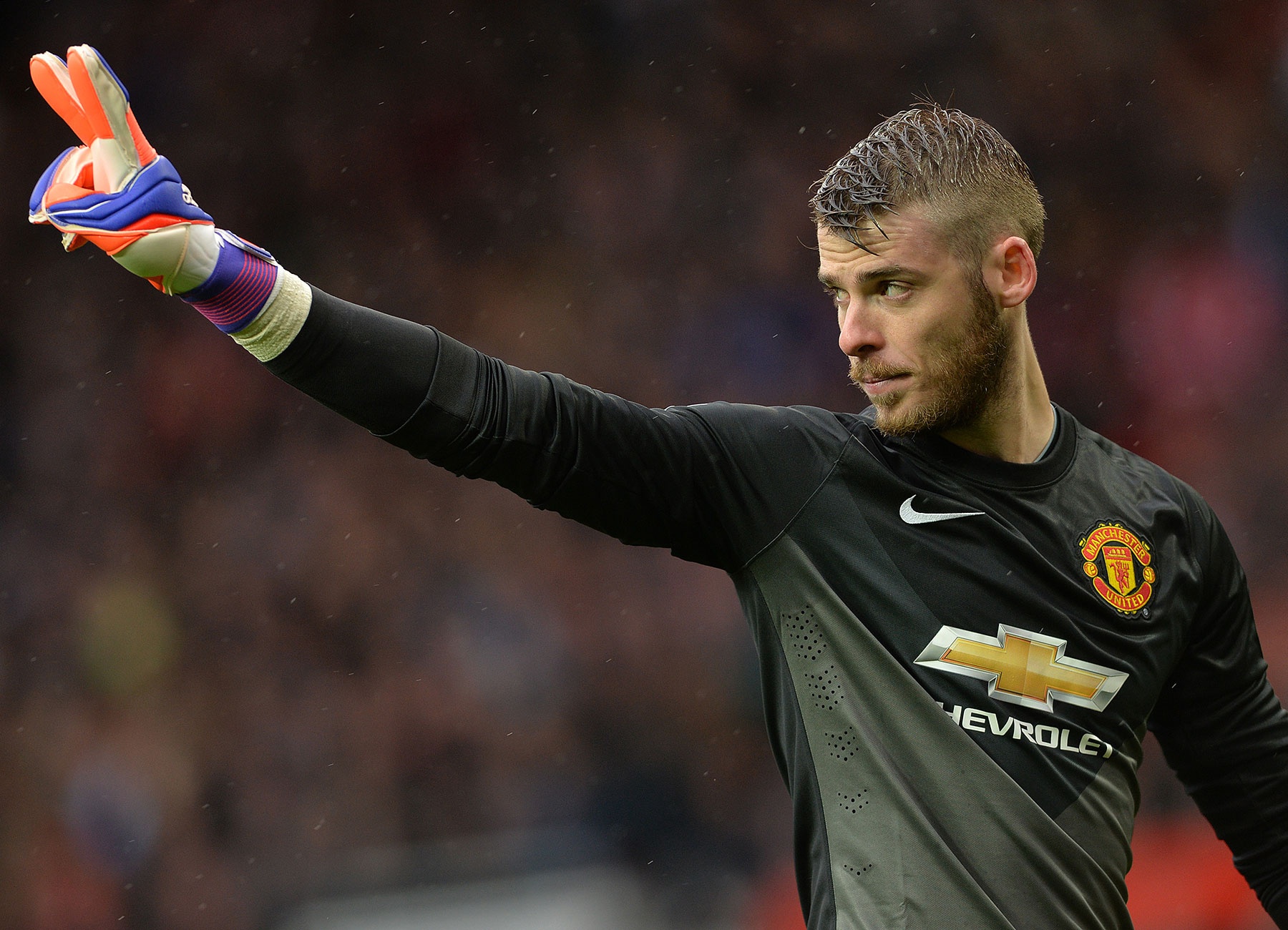 2. David  De Gea (M.U sang Real Madrid- 32,6 triệu bảng): “Los Blancos” tiến một bước dài trong tham vọng sở hữu De Gea khi chấp nhận trả cho M.U 32,6 triệu bảng, và trao cho cựu cầu thủ Atletico chiếc áo số 1 mà Kaylor Navas đang nắm giữ. Trước đó, thủ thành người Tây Ban Nha đã tuyên bố không còn muốn thi đấu cho “Quỷ đỏ”. Vì vậy, việc anh rời Old Trafford chỉ là chuyện sớm muộn. Ảnh: Peeter Powell/ EPA.