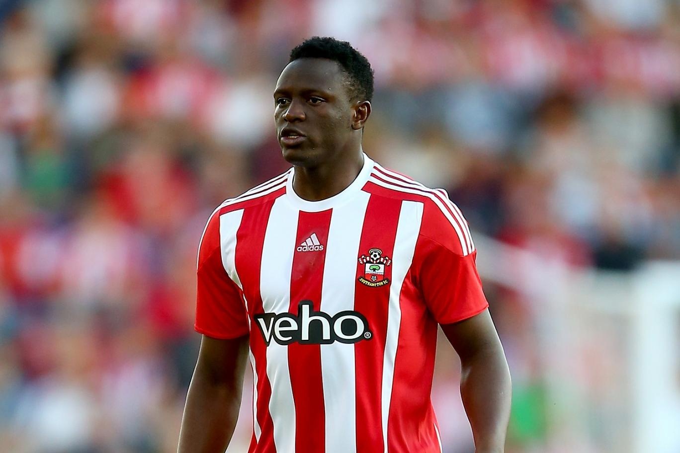 5. Victor Wanyama (Southampton sang Tottenham- 20 triệu bảng): Ngôi sao người Kenya là ưu tiên tiếp theo của Spurs sau khi họ chiêu mộ thành công tiền đạo người Hàn Quốc, Son Heung Min từ Leverkusen. “Gà trống” sẵn sàng trả một khoản tiền cộng với Erik Lamela để đổi lấy sự phục vụ từ tiền vệ sinh năm 1991. Ảnh: Static.