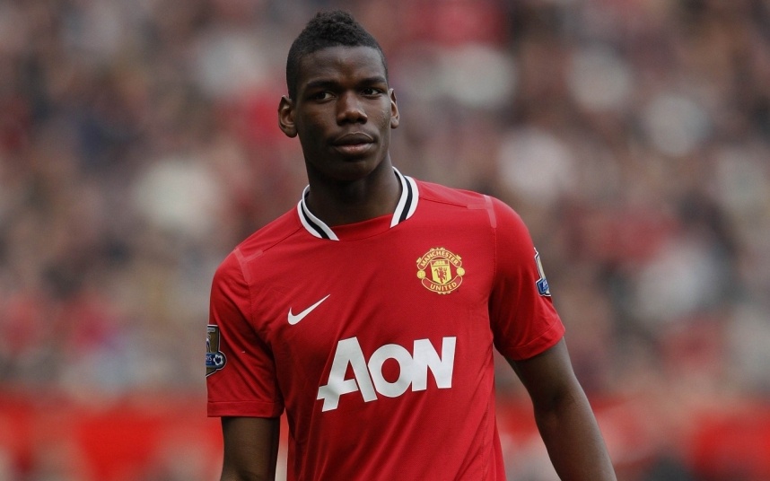 Tiền vệ trung tâm: Paul Pogba: Không được Sir Alex trọng dụng, tuyển thủ Pháp đã quyết định rời Old Trafford để đầu quân cho Juventus dưới dạng tự do. Tại môi trường Serie A, ngôi sao 22 tuổi đã vụt sáng và trở thành một trong những tiền vệ trung tâm xuất sắc nhất thế giới. M.U sẽ phải hối tiếc vì đã không giữ chân Pogba khi giá trị chuyển nhượng của anh hiện tại lên đến 70 triệu bảng chỉ sau 3 mùa giải.