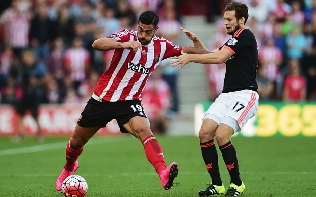 Daley Blind thât bại trong việc theo kèm các chân sút bên phía Southampton. Ảnh: Mirror.