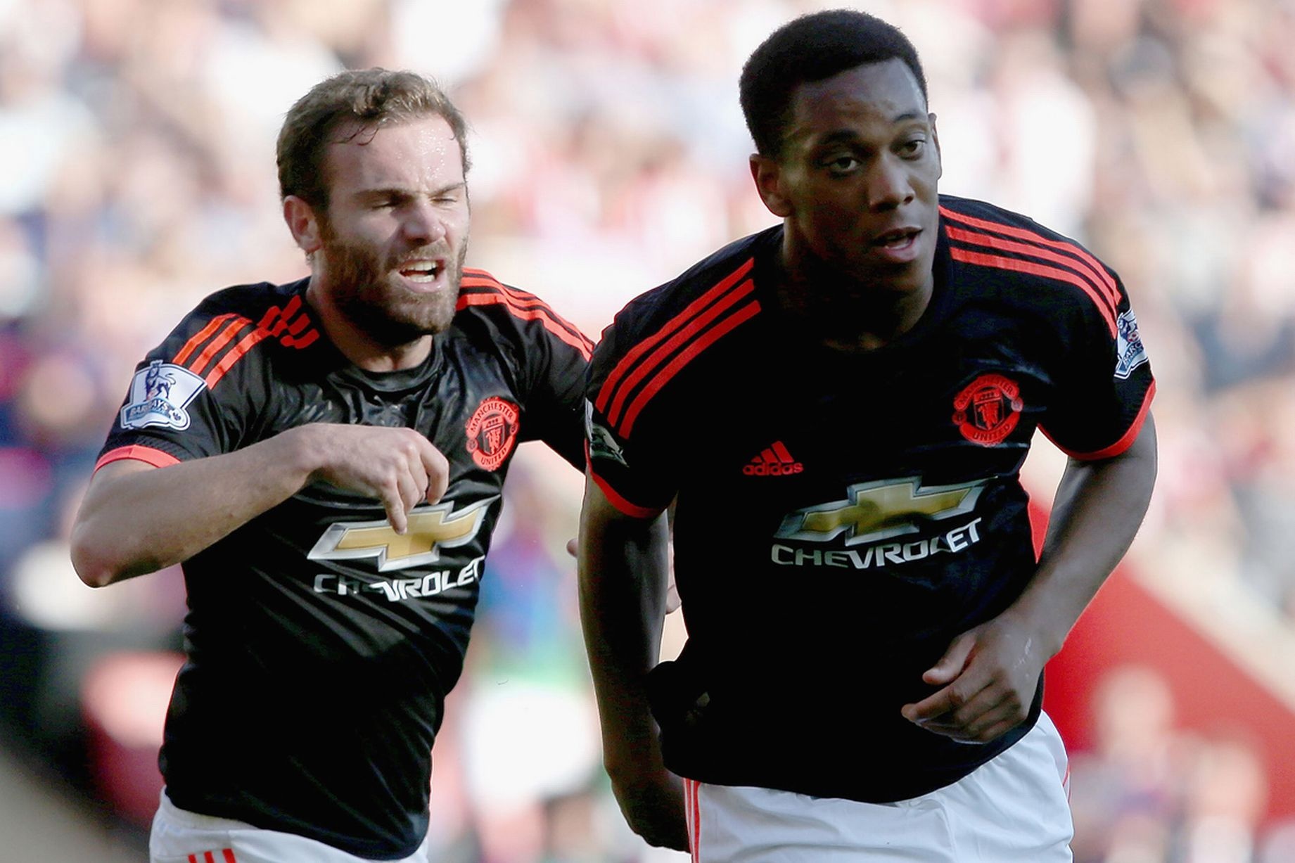 Martial là chìa khóa giúp Louis Van Gaal giải bài toàn tiền đạo cắm của M.U.