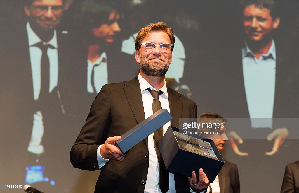 4. Juergen Klopp: HLV người Đức trở thành cái tên được săn đón bởi rất nhiều đội bóng kể từ khi chia tay Borrussia Dortmund. Bằng lối dẫn dắt đầy nhiệt huyết và đam mê, Klopp giúp “Die Borussen” giành 2 chức vô địch Bundesliga liên tiếp và chỉ chịu thua Bayern Munich trong trận chung kết Champions League mùa giải 2012/13.