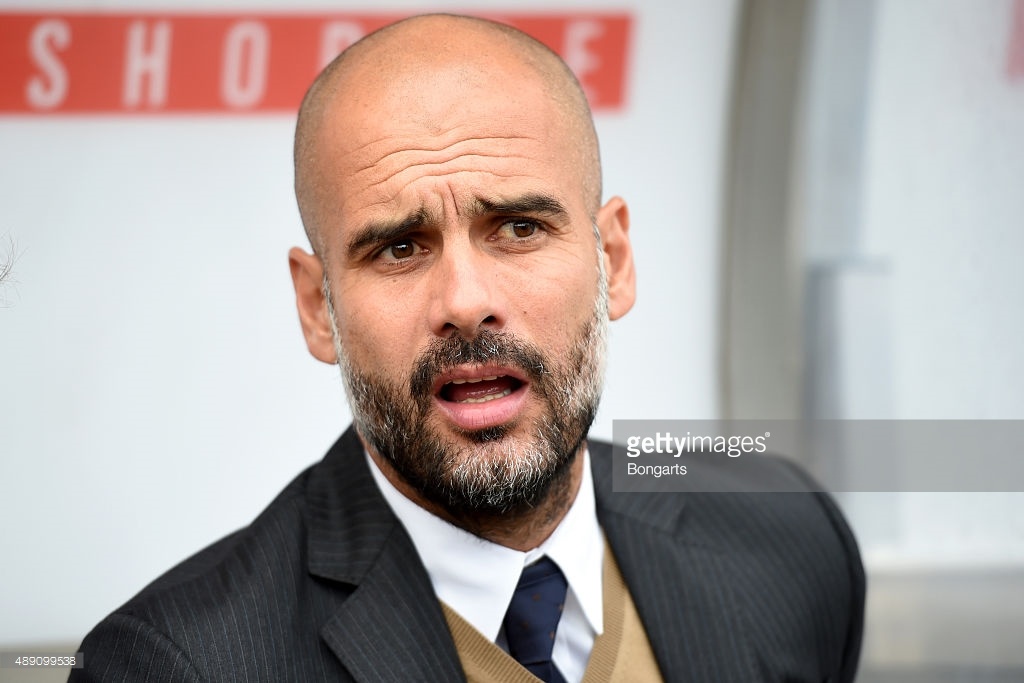 2. Pep Guardiola: Sau những vinh quang cùng Barcelona và Bayern Munich, rất có thể chiến lược gia người Tây Ban Nha sẽ tìm kiếm thử thách lớn hơn tại một giải đấu khắc nghiệt như Premier League. Vị thuyền trưởng 44 tuổi vừa từ chối ký hợp đồng với “Hùm xám” và gần như sẽ chia tay nhà ĐKVĐ Bundesliga vào cuối mùa giải. Thành tích giành 19 danh hiệu trong 9 năm cùng 2 lần đánh bại Sir Alex Ferguson trong trận chung kết Champions League chính là lời khẳng định cho tài năng của một nhà cầm quân tài ba nhất thế giới. M.U đã có những động thái nhằm thuyết phục Pep chuyển đến làm việc tại sân Old Trafford khi hợp đồng của Louis Van Gaal đáo hạn vào năm 2017.