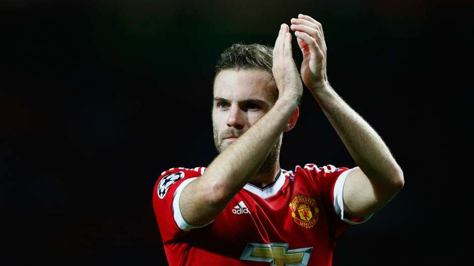 Tiền vệ trung tâm: Juan Mata (Manchester United): “Ảo thuật gia” người Tây Ban Nha tiếp tục thể hiện phong độ ổn định từ đầu mùa giải. Ngoài cú sút chính xác gỡ hòa cho “Quỷ đỏ” trên chấm penalty, cựu cầu thủ Chelsea còn có đường kiến tạo đẳng cấp giúp Chris Smalling ghi bàn đem về 3 điểm đầu tay cho đoàn quân của Louis Van Gaal tại đấu tường Champions League.