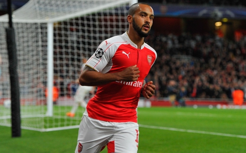 Tiền đạo: Theo Walcott: Bắt đầu sự nghiệp trong vai trò một cầu thủ chạy cánh, ngôi sao người Anh đang dần hoàn thiện khả năng chạy chỗ và dứt điểm để trở thành một sát thủ vòng cấm thực thụ. Chân sút sinh năm 1989 cũng có phong độ khá tốt với 2 bàn thắng sau 6 trận tại Premier League.