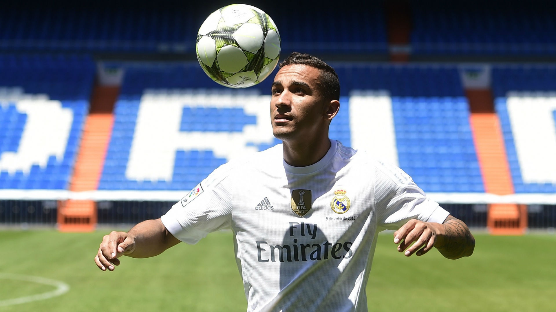 Hậu vệ phải: Danilo: Real Madrid vừa phá két để đưa về sân Bernabeu bản hợp đồng trị giá 31,5 triệu bảng từ Porto trong kỳ chuyển nhượng hè 2015. Sở hữu lối chơi tương tự người đồng hương Marcelo, hậu vệ 24 tuổi thực sự nguy hiểm trong những tình huống tham gia tấn công bằng tốc độ và kỹ thuật của mình. Danilo là sự bổ sung vô cùng chất lượng và mang tính lâu dài cho hành lang cánh phải của “Los Blancos”.