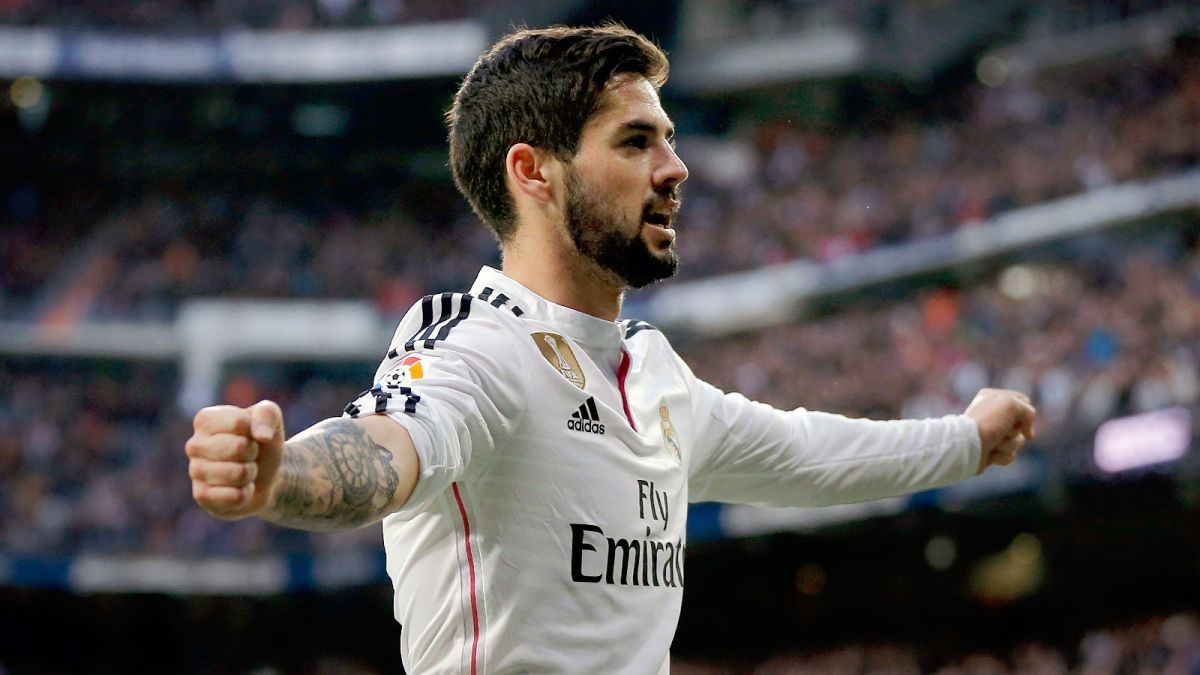 Tiền vệ công: Isco: Mùa giải năm nay, cựu cầu thủ Malaga trở thành vị trí không thể thiếu trong đội hình của HLV Rafa Benitez. Với lối chơi thông minh cùng những pha xử lý vô cùng tinh thế, Isco hứa hẹn trở thành nhạc trưởng dẫn dắt lối chơi của Real Madrid trong những mùa giải tiếp theo. Ảnh: FSSTA.