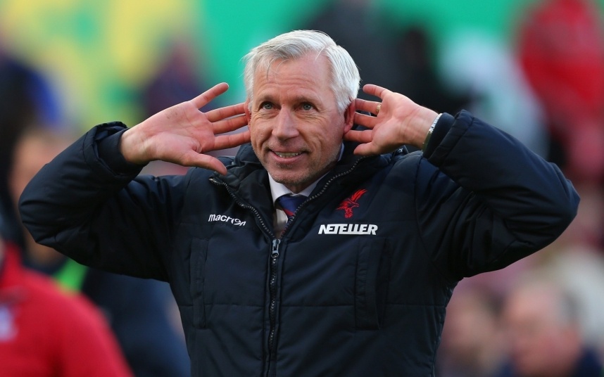 10. Alan Pardew (Crystal Palace- 1,5 triệu bảng/ mùa): Chiến lược gia người Ireland đã được tăng gấp đôi tiền lương khi chia tay Newcastle để chuyển đến làm việc tại Selhurst Park vào tháng 12 năm 2014. Ở đội bóng mới, HLV lắm tài nhiều tật giúp “Đại bàng xanh” thi đấu khởi sắc và hiện đang xếp thứ 4 trên BXH Premier League.