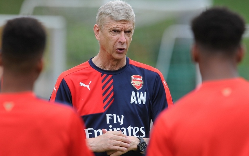 2. Arsene Wenger (Arsenal- 8,3 triệu bảng/ mùa): Trải qua gần hai thập kỷ, “Giáo sư” giúp đội bóng phía bắc London trở thành một trong những CLB thể thao hàng đầu thế giới. Không ai dám phàn nàn về mức lương của chiến lược gia người Pháp, bởi, những cống hiến của ông cho “Pháo thủ” là không thể đong đếm.