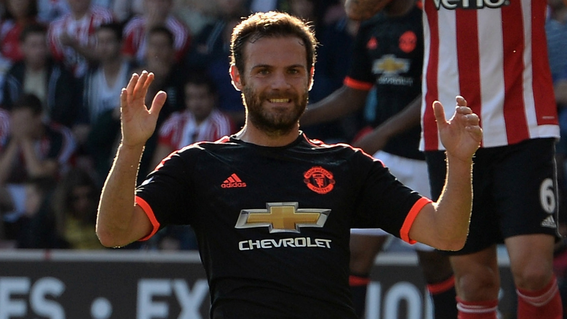 Mata đang là ngôi sao số một trong đội hình của Louis Van Gaal. Ảnh: Goal.