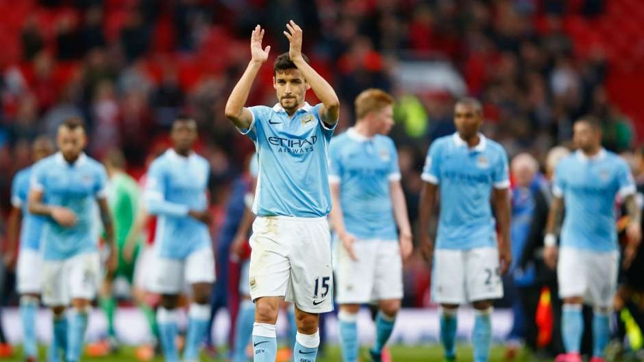 82 và 88 – Phải đến phút thứ 82, “The Citizen” mới có cú sút trúng đích đầu tiên về phía khung thành của David De Gea. Đó là pha dứt điểm đến từ Jesus Navas. Trong khi đó, đội chủ nhà M.U phải chờ đến phút thứ 88 mới có thể làm điều tương tự.