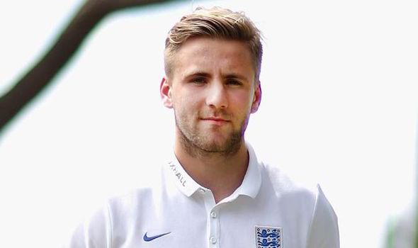 Sao mai sinh năm 1995 trở 