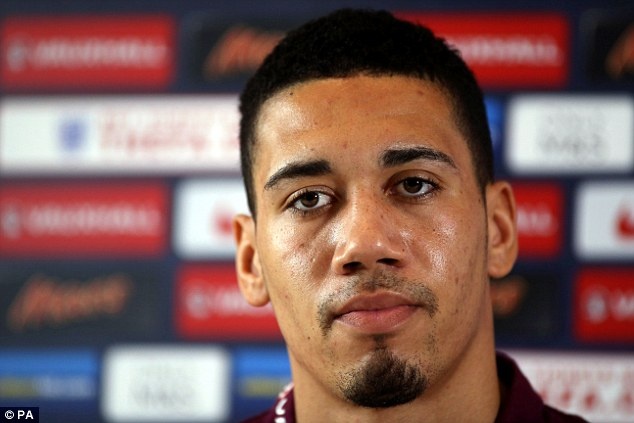 Chris Smalling buc boi voi nguoi ham mo Manchester United hinh anh