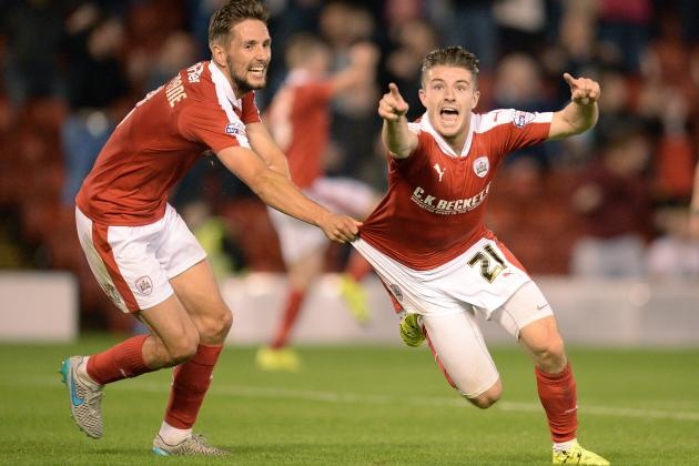 8. Dan Crowley (Tiền vệ trung tâm- Arsenal):  Dù mới chỉ 18 tuổi 8 tháng, tiền vệ trẻ người Anh lại sở hữu phong cách thi đấu chững chạc như một lão tướng dày dạn kinh nghiệm. Nhận thấy tiềm năng cùng óc sáng tạo vô hạn ở Dan Crowley, Arsene Wenger đã quyết định hủy bản hợp đồng cho mượn với Barnsley để đưa anh về sớm hơn so với dự kiến.