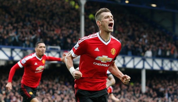 Morgan Schneiderlin vắng mặt trong buổi tập trước trận đấu vì lý do gia đình.