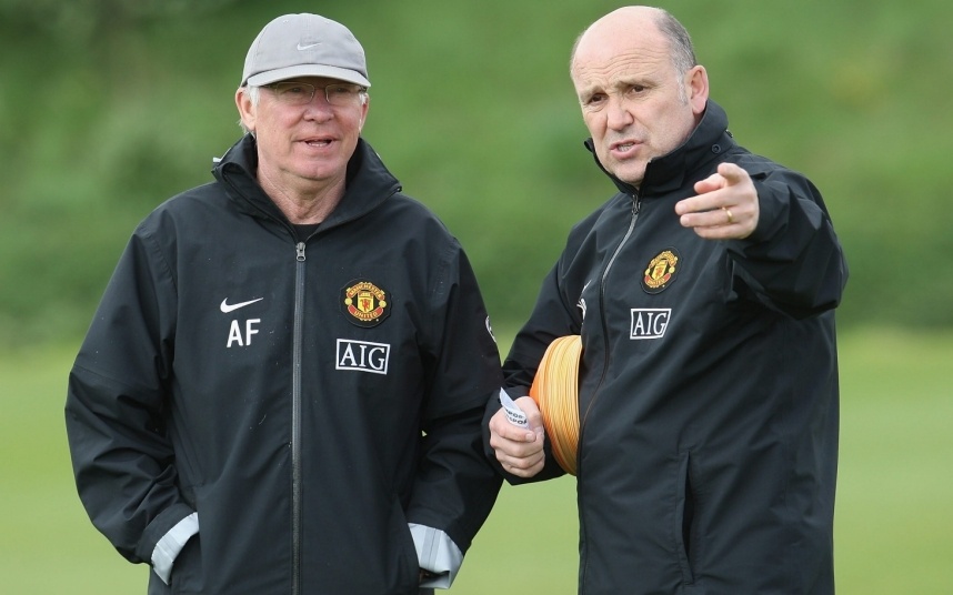 Mike Phalen bị sa thải ngay sau khi Sir Alex Ferguson nghỉ hưu.