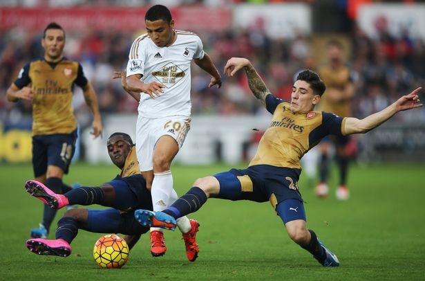 Hector Bellerin đang là sự lựa chọn số một bên hàng lang cánh phải của 