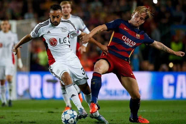 4. Karim Bellarabi (Bayer Leverkusen): Dù mới chỉ được HLV Joachim Loew gọi vào ĐTQG Đức cách đây không lâu, tuy nhiên, tài năng của tiền vệ 25 tuổi là không thể phủ nhận. Ngôi sao của “Die Werkself” đã ghi 14 bàn thắng cùng 13 đường kiến tạo chỉ sau 40 lần ra sân. 