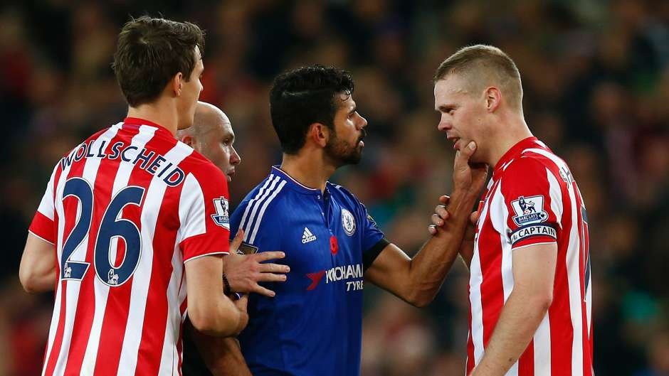 Tiền đạo Diego Costa (Chelsea): Không ghi được bất kỳ bàn thắng nào nhưng chân sút người Tây Ban Nha lại là tâm điểm của vô số tình huống va chạm với cầu thủ bên phía Stoke City.