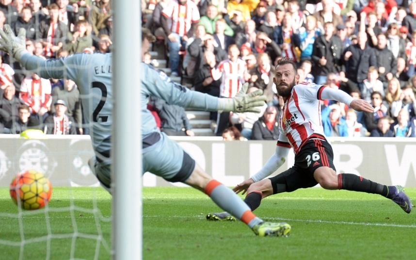 4. Steven Fletcher (Sunderland- 36,4%): Dù đã sa sút phong độ trong những mùa giải gần đây, chân sút thuộc biên chế “Mèo đen” vẫn là tiền đạo có hiệu suất ghi bàn tốt thứ 4 tại giải Ngoại hạng. Fletcher ghi 4 bàn thắng mà chỉ cần tung ra 11 cú dứt điểm.