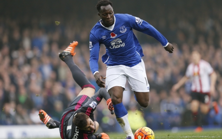 7. Romelu Lukaku (Everton- 29,2%): Với tốc độ cùng thể hình cao lớn, tiền đạo người Bỉ dường như sinh ra để thi đấu tại Premier League. 7 bàn thắng sau 12 trận đã nói lên vai trò khong thể thay thế của cựu cầu thủ Chelsea với “The Toffees”.
