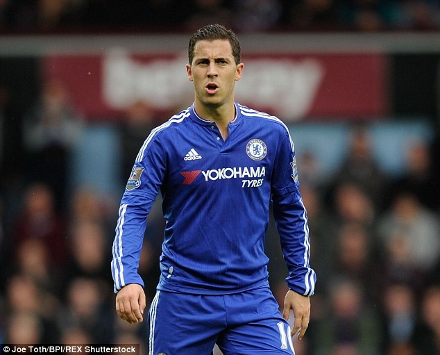 5. Eden Hazard (Chelsea- 30 lần): Bất chấp phong độ không ổn định, cầu thủ chạy cánh người Bỉ vẫn khiến đối phương bở hơi tai khi theo kèm anh. Jose Mourinho có lý do để lo lắng vì “The Blues” sắp đối đầu với Tottenham, đội bóng phạm lỗi nhiều nhất giải Ngoại hạng mùa này.